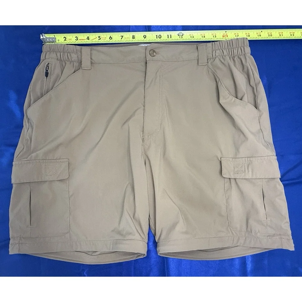 L.L. Bean Men's Large Hiking Outdoor Lightweight Zip Shorts - Beige - 7